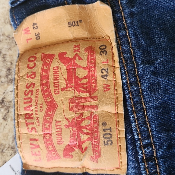 Levi's Men 501 Original Fit Straight Leg Button Fly Blue Jeans 42X30 - Picture 3 of 7